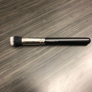 MAC 130 Brush